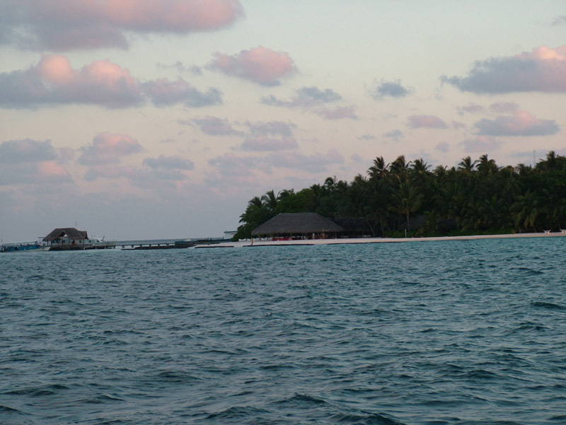 ,  (Kuramathi).